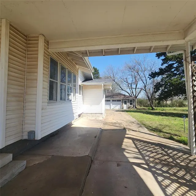 Photo 5 — 1224 N Barta Avenue, Prague, OK 74864