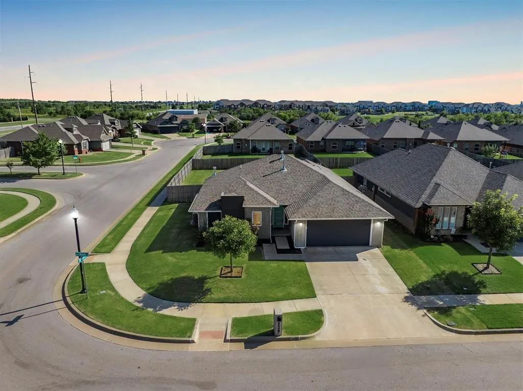 Photo 49 — 7112 NW 146th Street, Oklahoma City, OK 73142