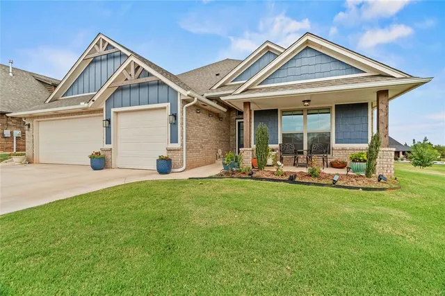 Photo 2 — 2253 N Payton Court, Mustang, OK 73064