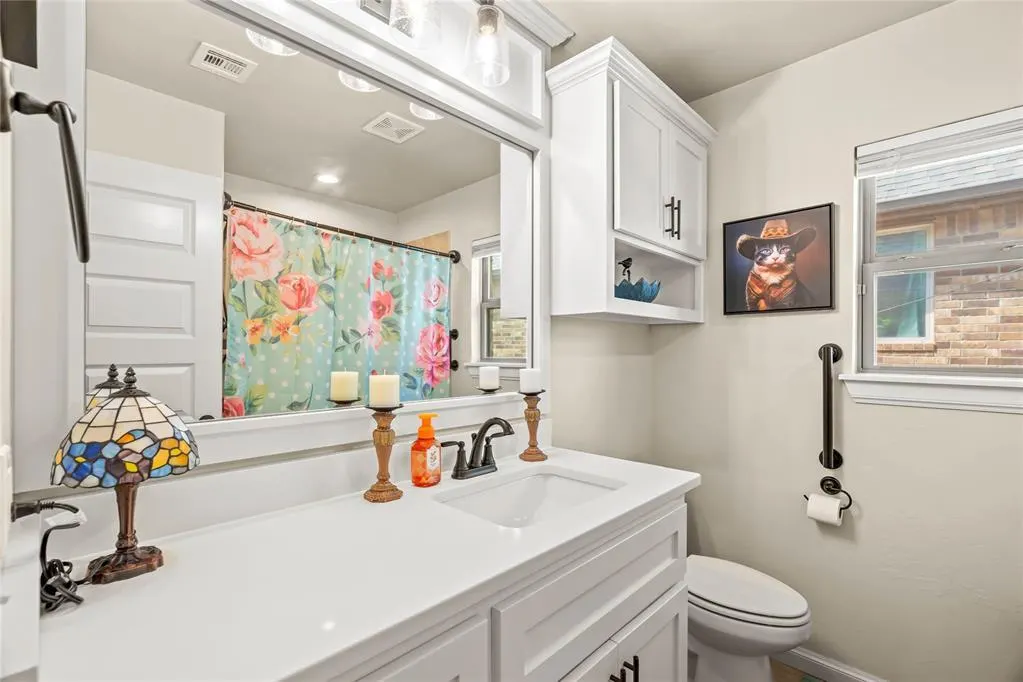 Photo 11 — 2253 N Payton Court, Mustang, OK 73064