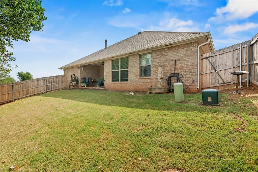 Photo 22 — 2253 N Payton Court, Mustang, OK 73064