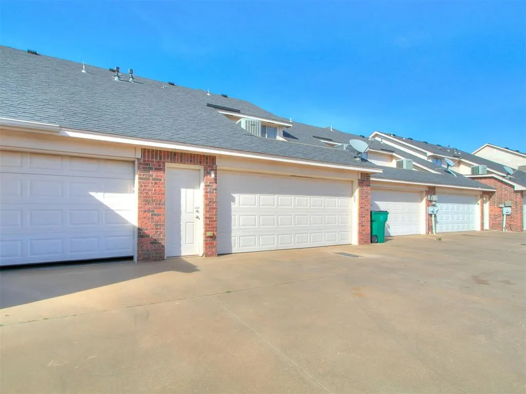 Photo 40 — 2634 Featherstone Road B, Oklahoma City, OK 73120