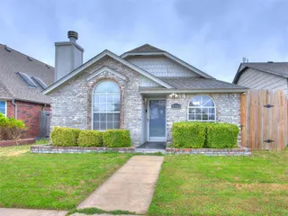 Sold home at 2102 Lakecrest Drive