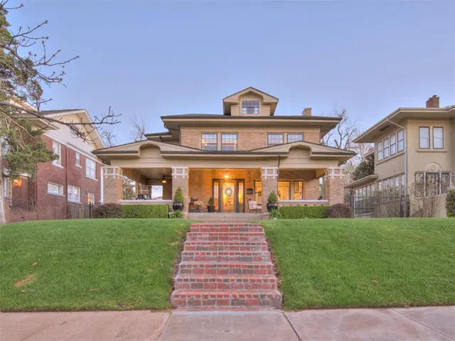 Front exterior — 208 NW 19th Street, Oklahoma City, OK 73103