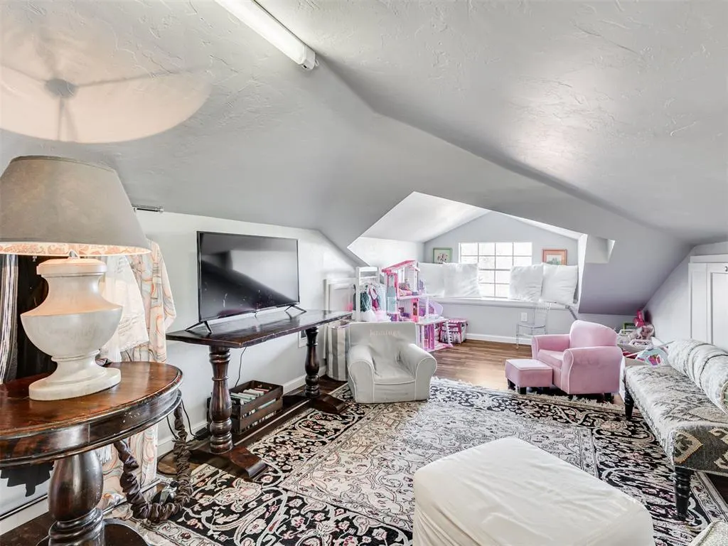 Photo 41 — 208 NW 19th Street, Oklahoma City, OK 73103