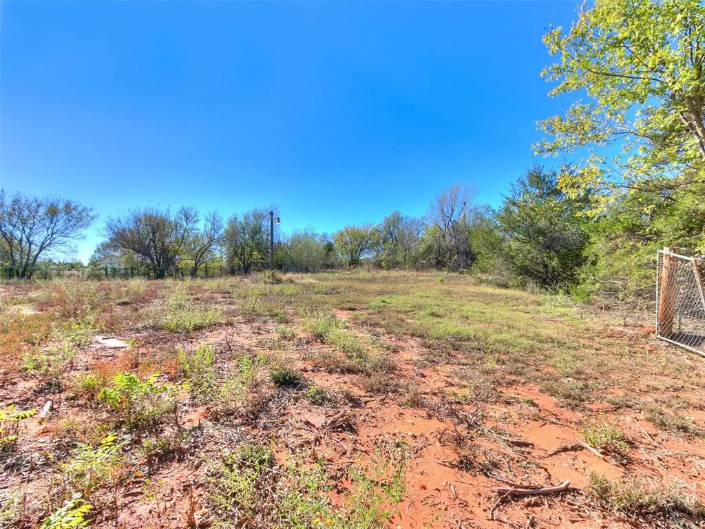 Photo 2 — 531 S Monocoupe Lane, Mustang, OK 73064