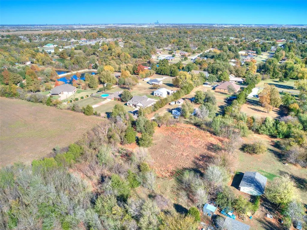Photo 13 — 531 S Monocoupe Lane, Mustang, OK 73064