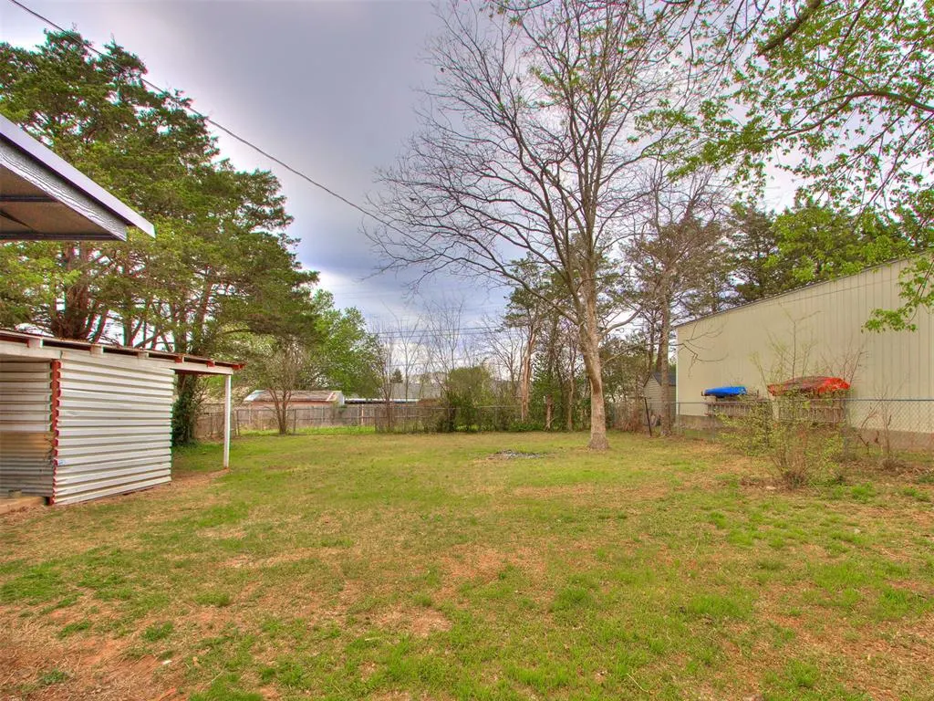 Photo 32 — 417 E Beech Street, Tecumseh, OK 74873