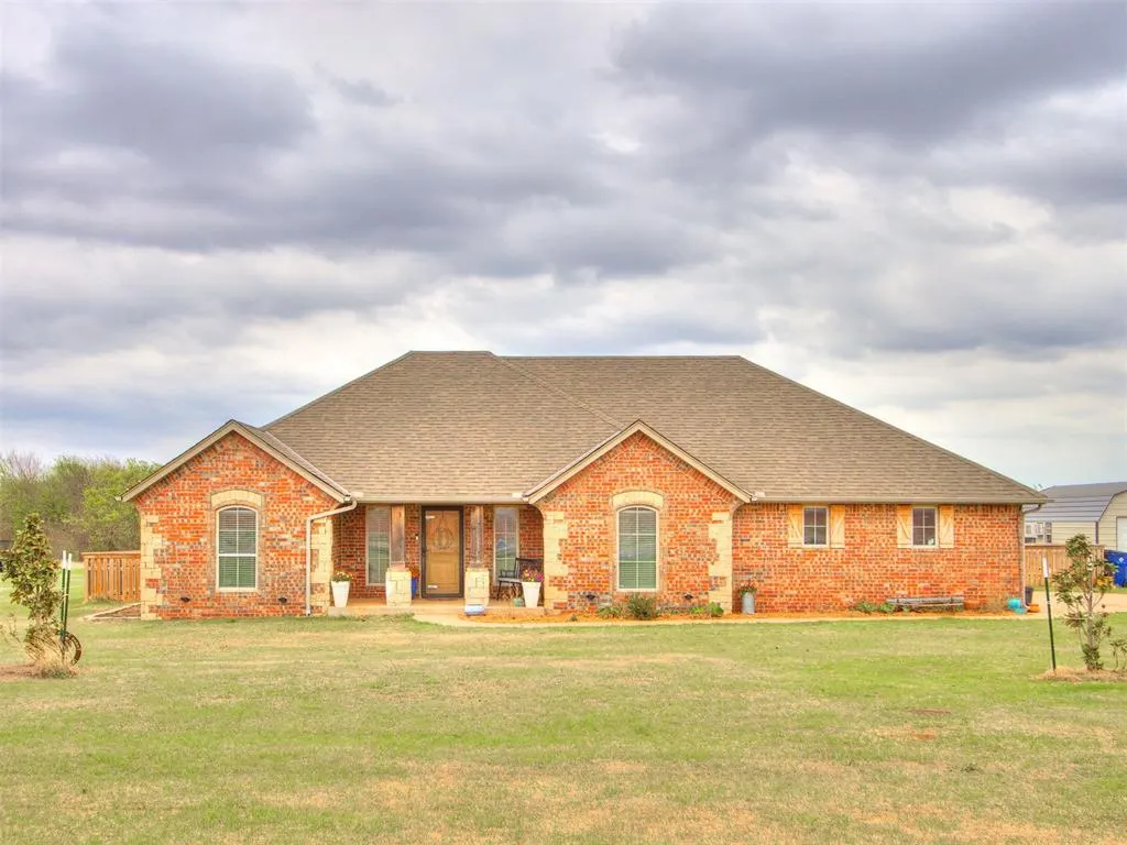Front exterior — 13692 S County Line Road, Cashion, OK 73016