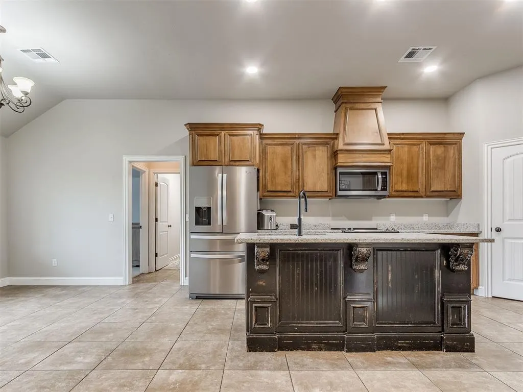 Photo 14 — 13692 S County Line Road, Cashion, OK 73016
