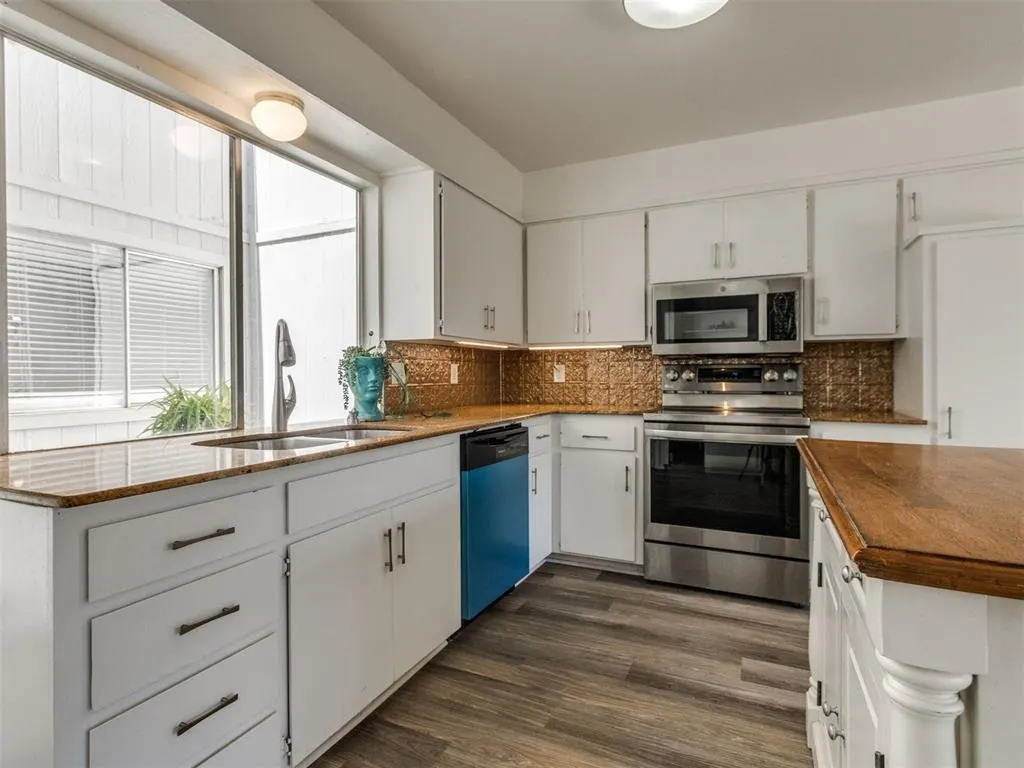 Photo 11 — 5841 Hefner Village Court, Oklahoma City, OK 73162