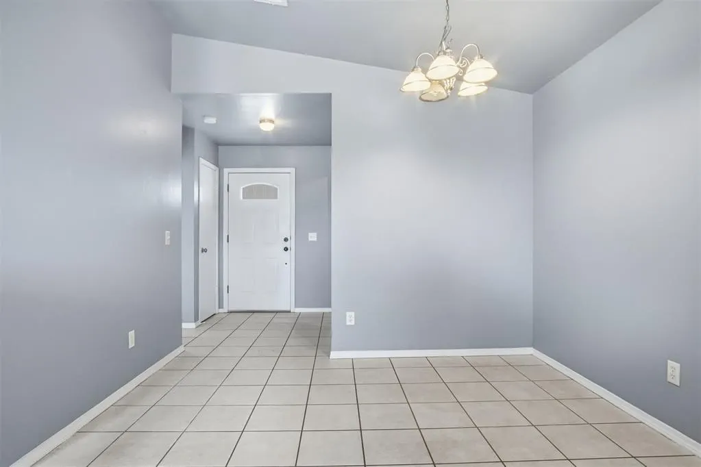 Photo 6 — 9104 Snowberry Drive, Oklahoma City, OK 73165