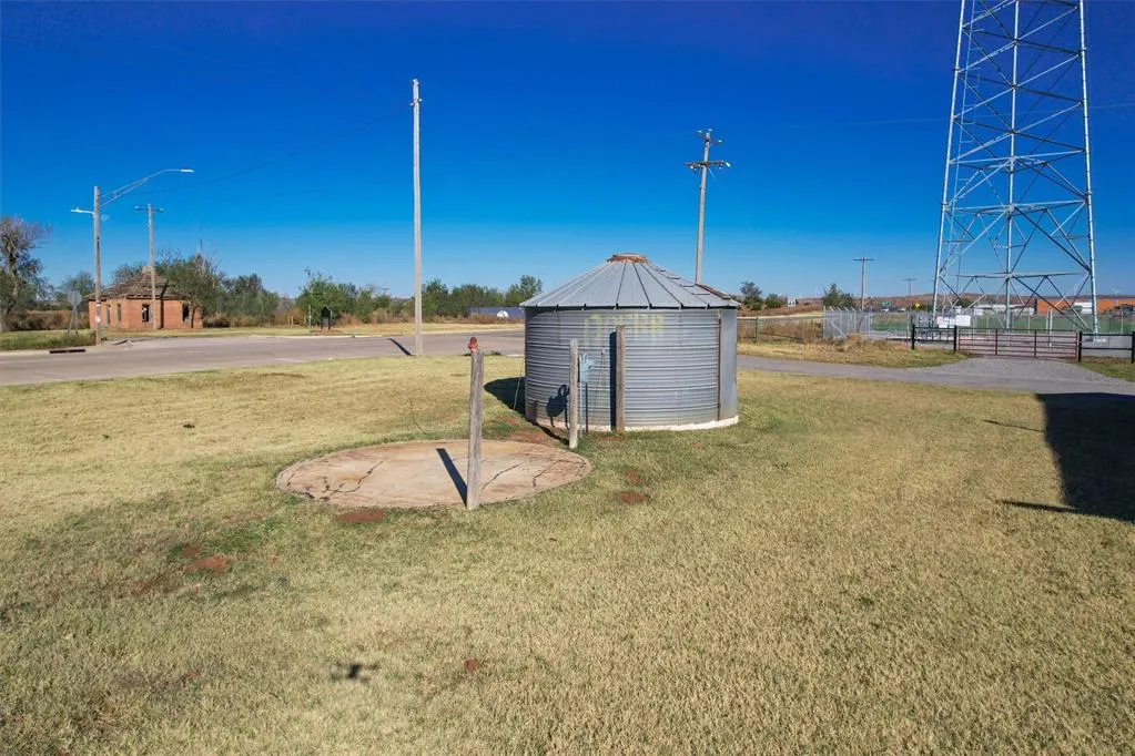 Photo 10 — N Broadway Street, Taloga, OK 73667