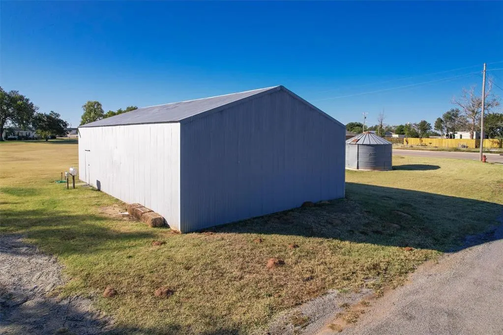 Photo 11 — N Broadway Street, Taloga, OK 73667