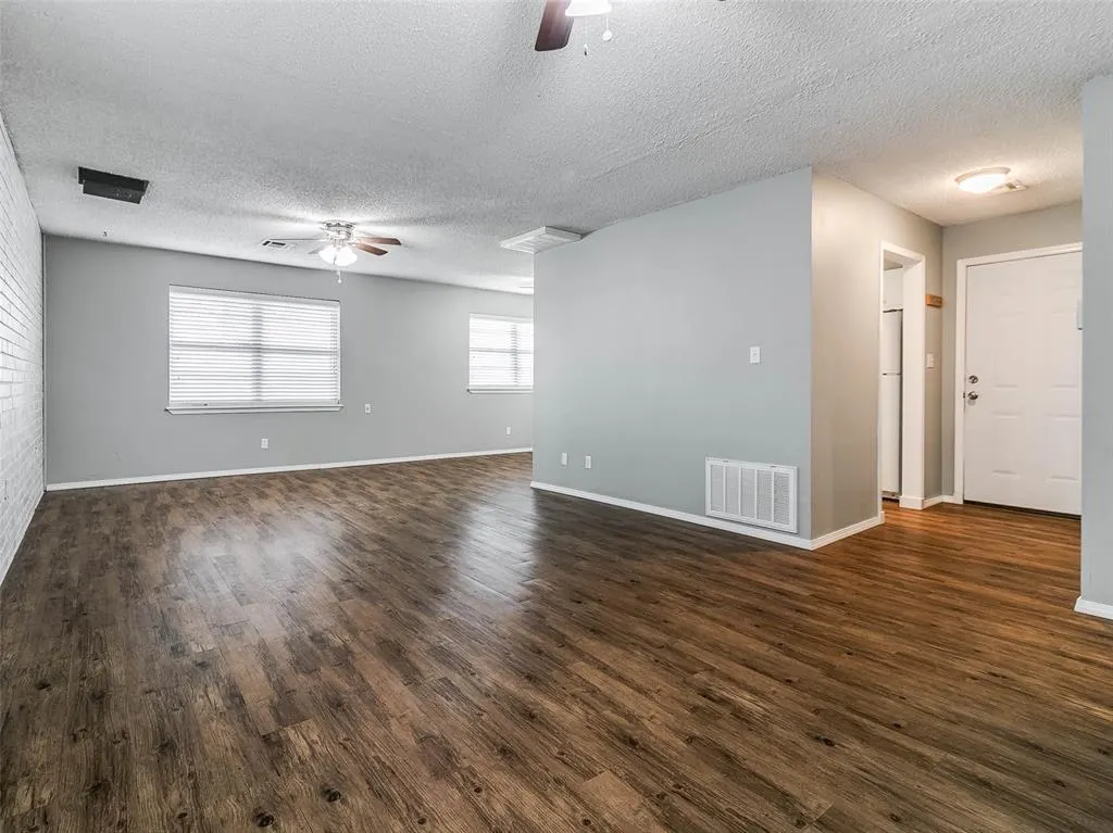 Photo 6 — 232 S 5th Avenue, Stroud, OK 74079