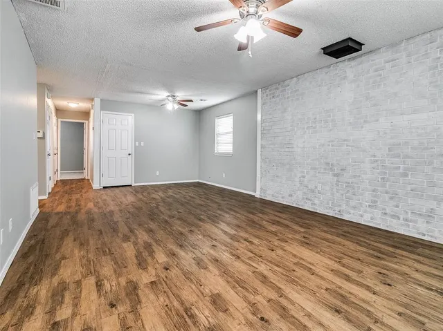 Photo 7 — 232 S 5th Avenue, Stroud, OK 74079