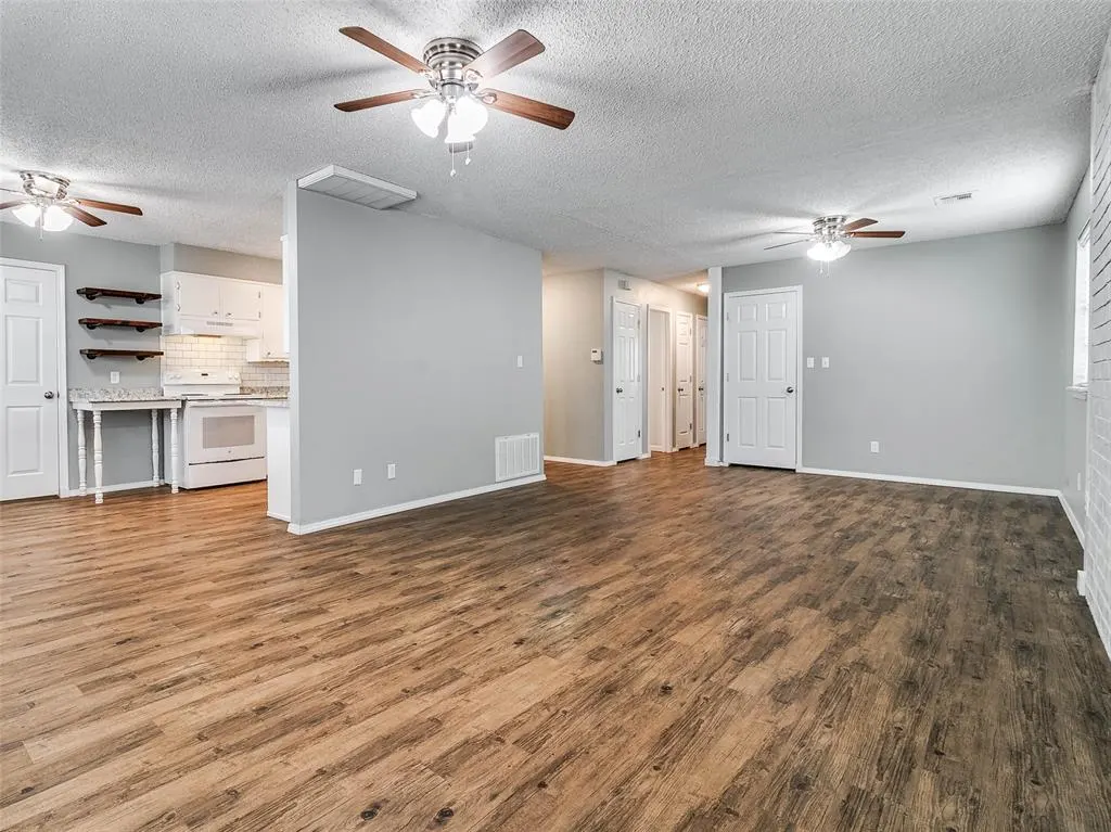 Photo 8 — 232 S 5th Avenue, Stroud, OK 74079