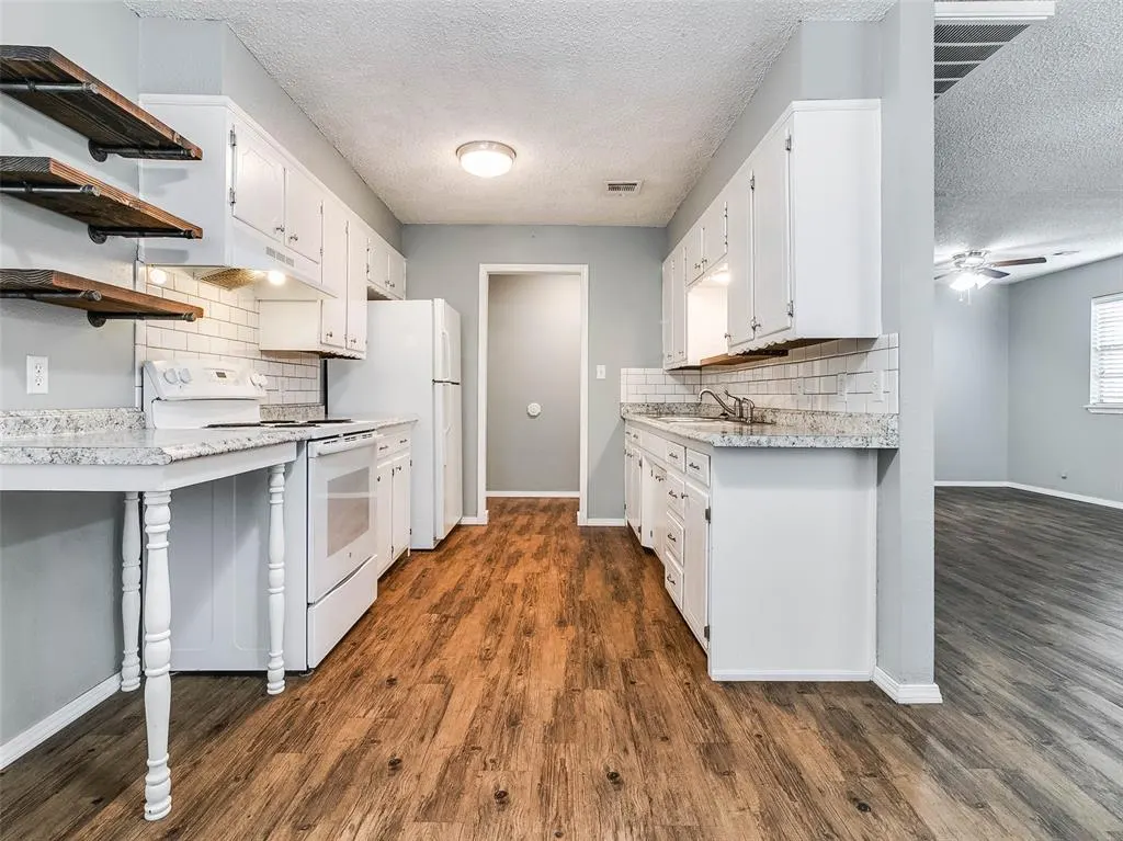Photo 11 — 232 S 5th Avenue, Stroud, OK 74079