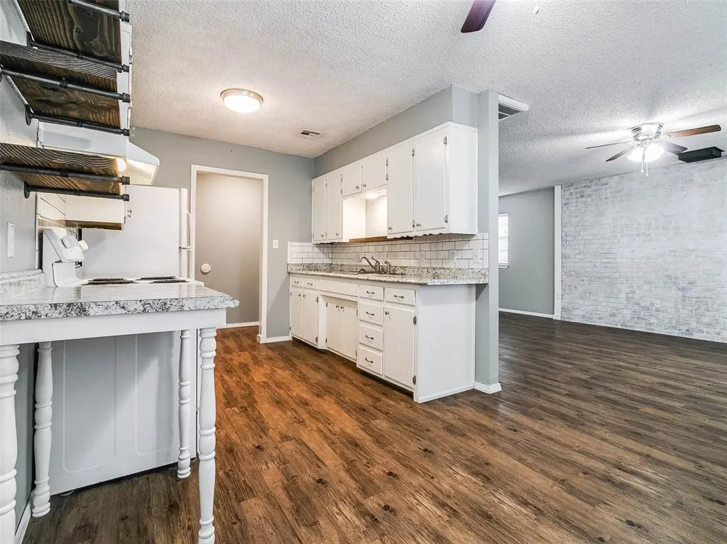 Photo 12 — 232 S 5th Avenue, Stroud, OK 74079