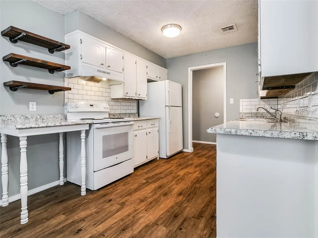 Photo 13 — 232 S 5th Avenue, Stroud, OK 74079