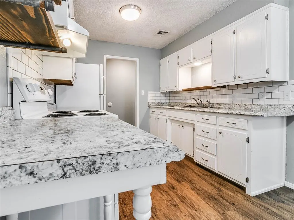 Photo 14 — 232 S 5th Avenue, Stroud, OK 74079