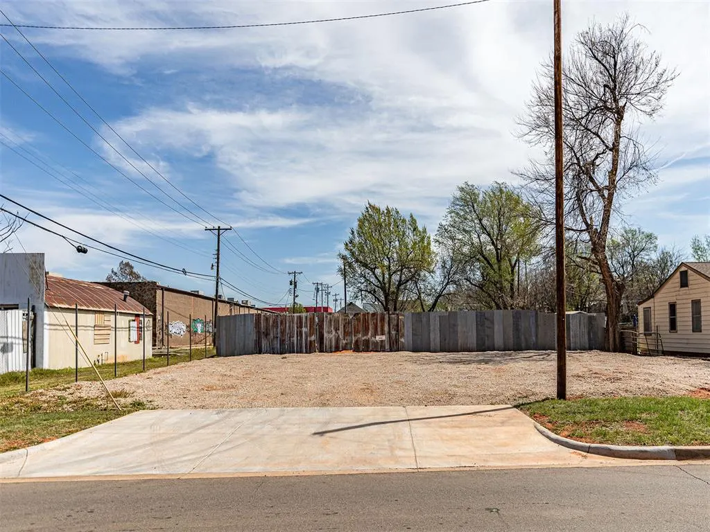 Photo 2 — 3924 N Youngs Boulevard, Oklahoma City, OK 73112