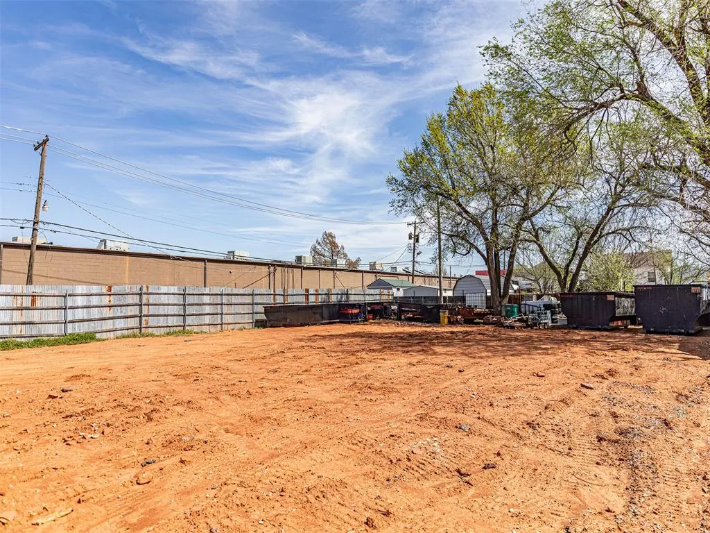 Photo 6 — 3924 N Youngs Boulevard, Oklahoma City, OK 73112