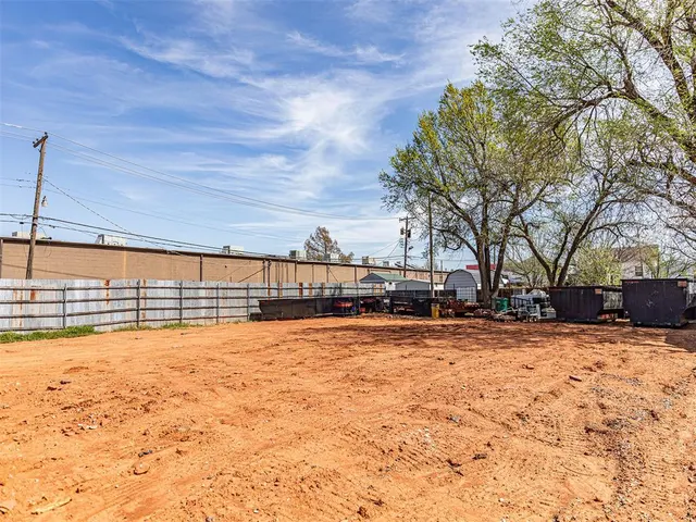 Photo 6 — 3924 N Youngs Boulevard, Oklahoma City, OK 73112