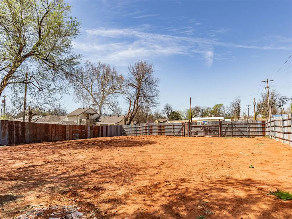 Photo 7 — 3924 N Youngs Boulevard, Oklahoma City, OK 73112