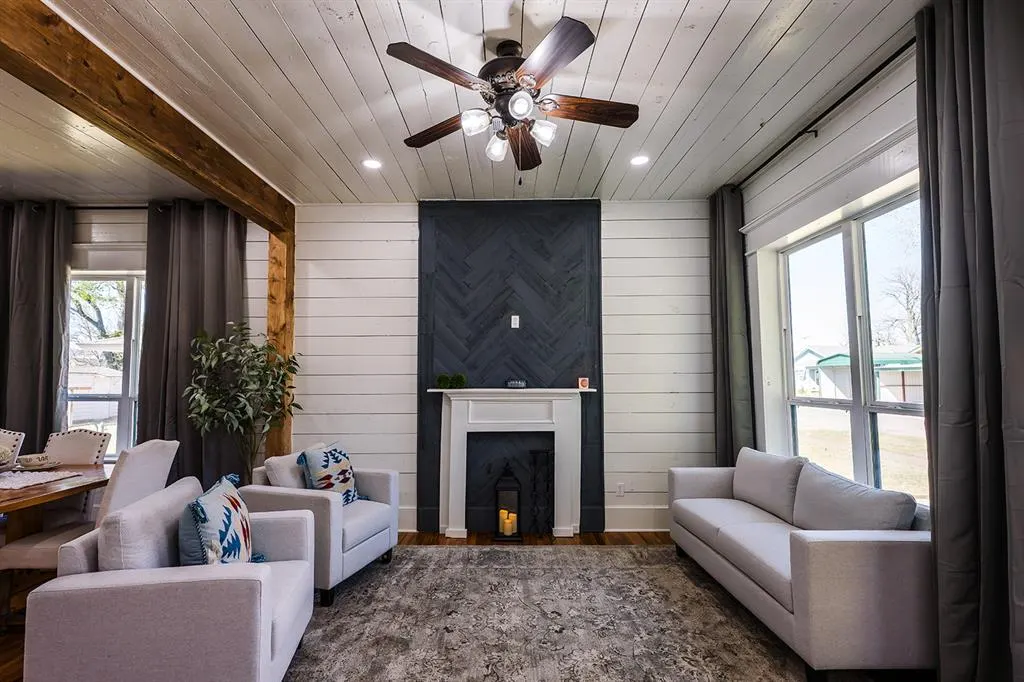 Photo 2 — 209 Chestnut Street, Pauls Valley, OK 73075