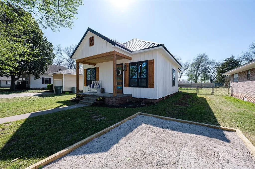 Photo 38 — 209 Chestnut Street, Pauls Valley, OK 73075