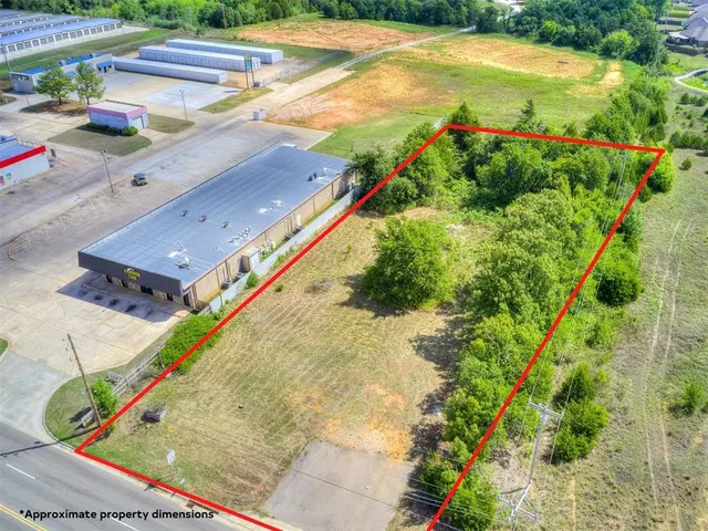 Front exterior — 3600 S Harrah Road, Harrah, OK 73045