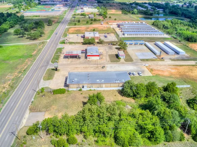 Photo 6 — 3600 S Harrah Road, Harrah, OK 73045