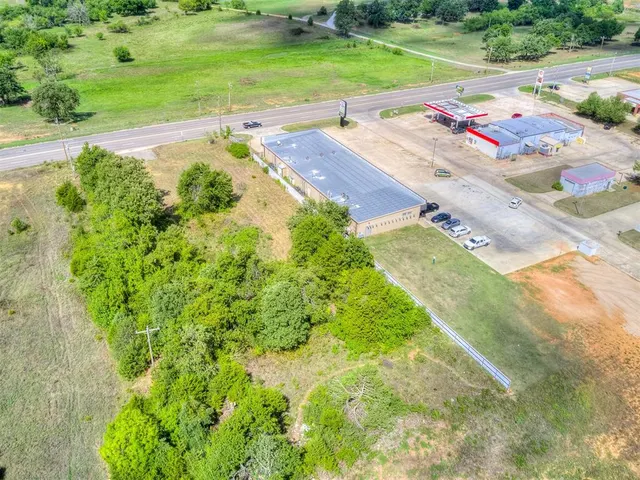 Photo 7 — 3600 S Harrah Road, Harrah, OK 73045