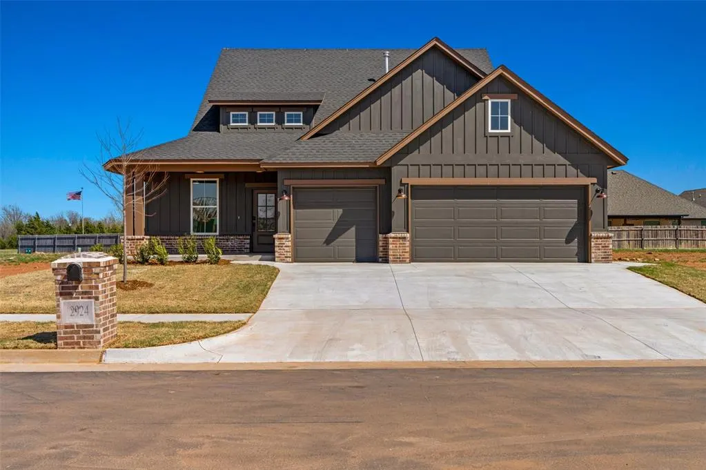 Photo 2 — 2924 River Birch Lane, Yukon, OK 73099