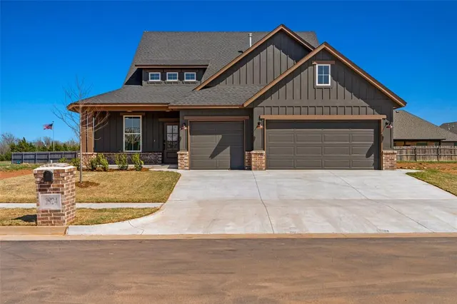 Photo 2 — 2924 River Birch Lane, Yukon, OK 73099