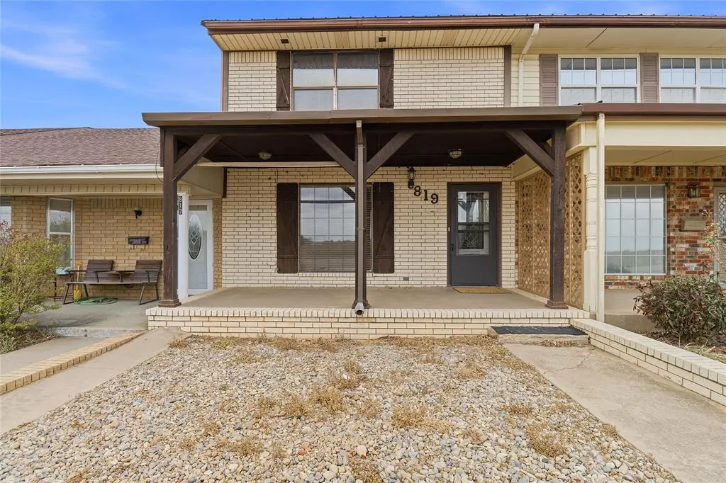 Front exterior — 819 N Broadway Avenue, Hobart, OK 73651