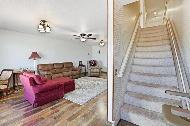 Photo 4 — 819 N Broadway Avenue, Hobart, OK 73651