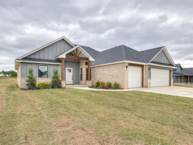 Photo 3 — 2446 Sierra Circle, Blanchard, OK 73010