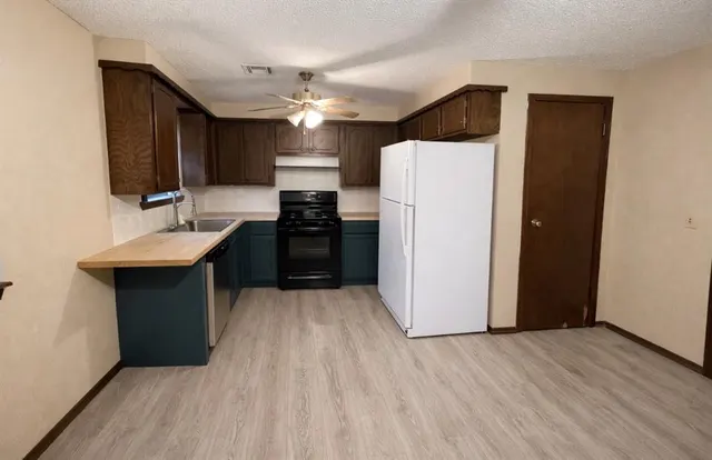 Photo 5 — 111 Sterling Drive, Chickasha, OK 73018