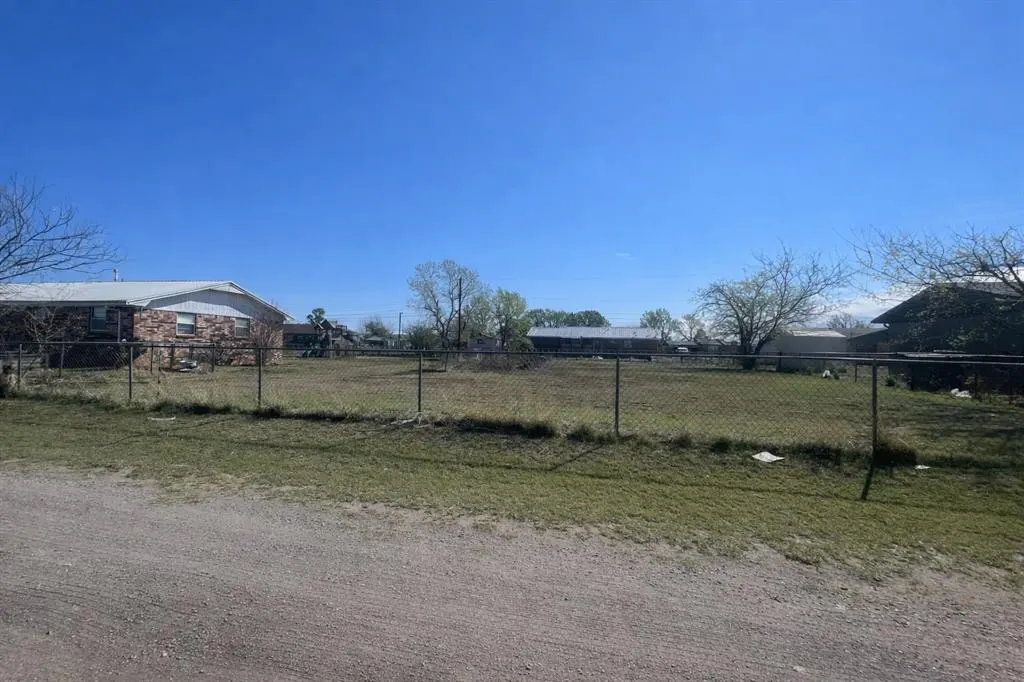 Photo 15 — 111 Sterling Drive, Chickasha, OK 73018