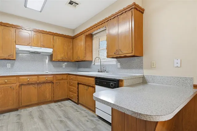 Photo 8 — 6820 S Klein Avenue, Oklahoma City, OK 73139