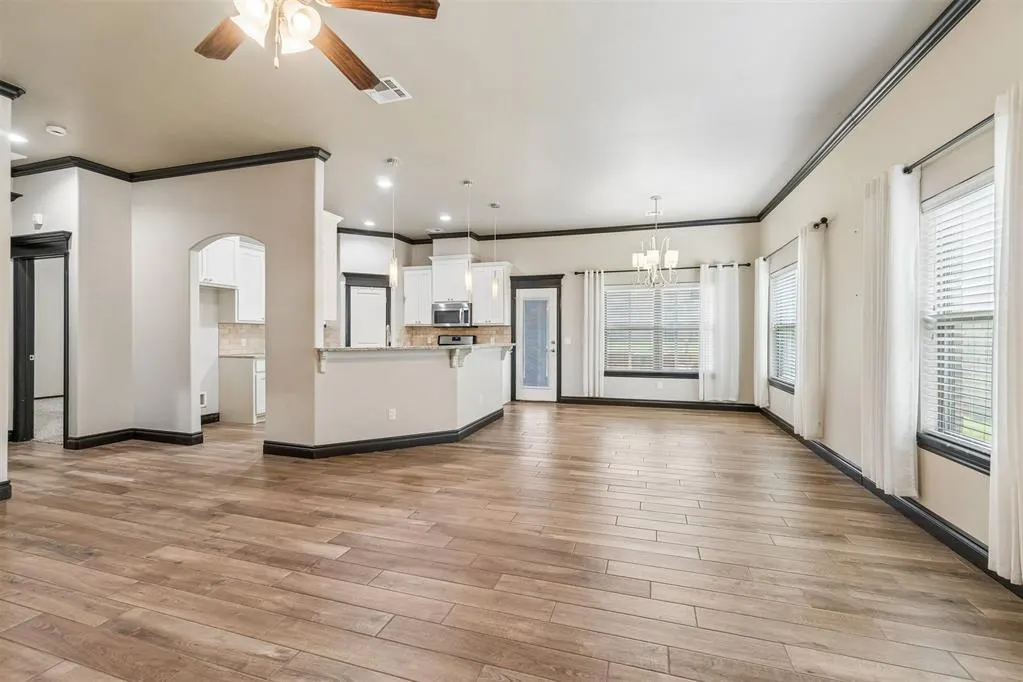 Photo 7 — 19024 Pinehurst Trail Drive, Edmond, OK 73012