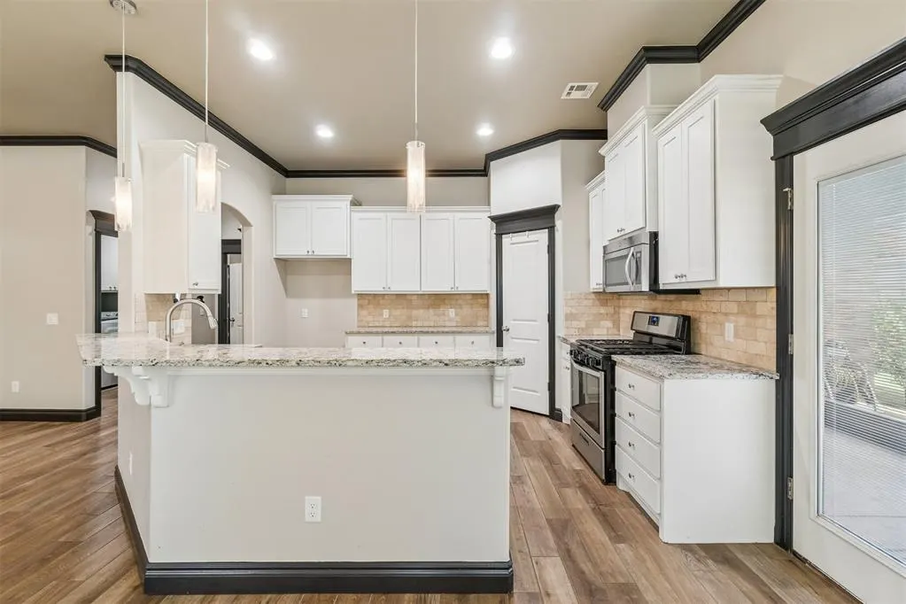 Photo 11 — 19024 Pinehurst Trail Drive, Edmond, OK 73012