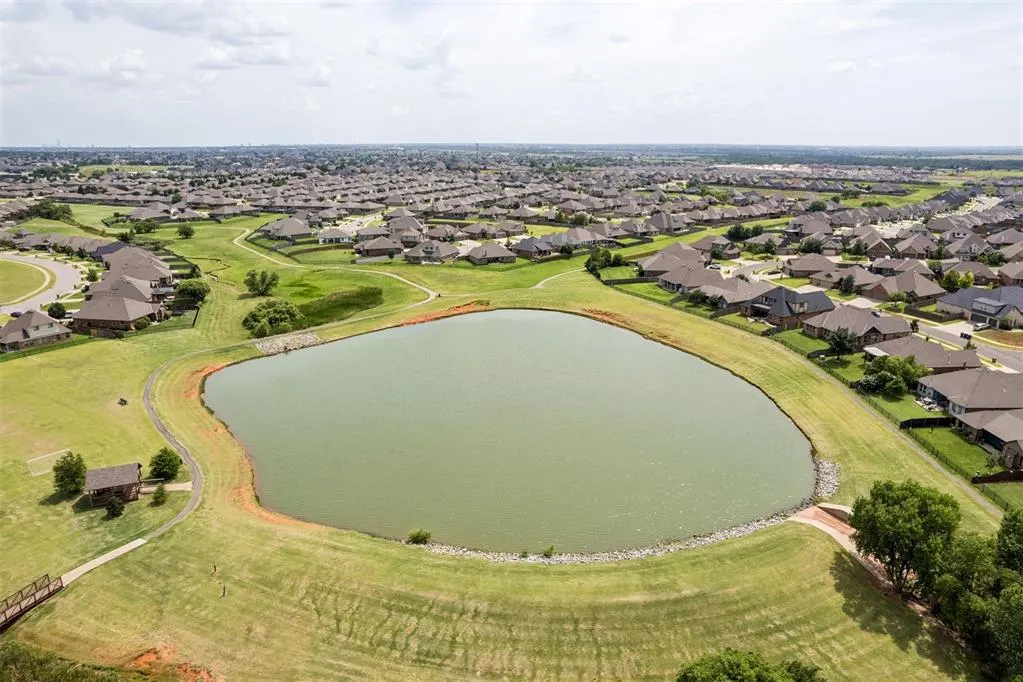 Photo 33 — 19024 Pinehurst Trail Drive, Edmond, OK 73012