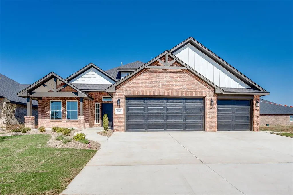 Front exterior — 2225 SW 160th Street, Oklahoma City, OK 73170