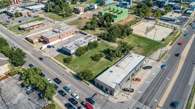 Photo 4 — 918 NW 10th Street, Oklahoma City, OK 73106