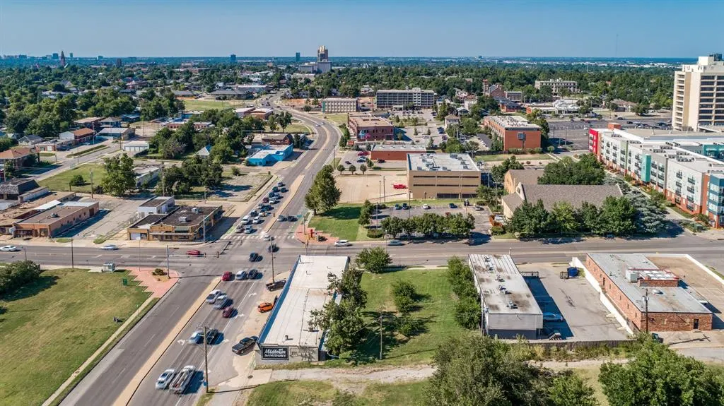 Photo 10 — 918 NW 10th Street, Oklahoma City, OK 73106