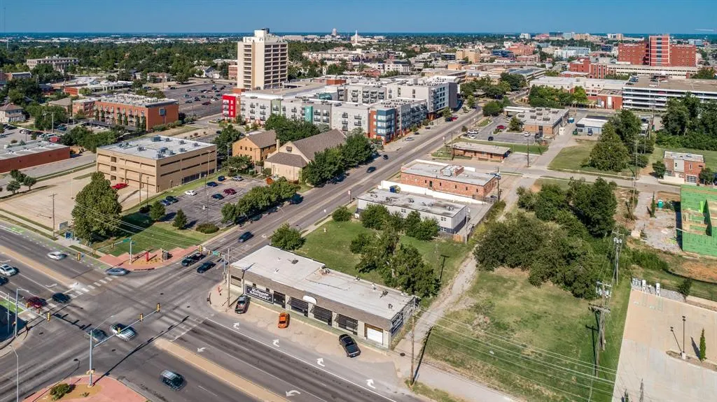 Photo 11 — 918 NW 10th Street, Oklahoma City, OK 73106