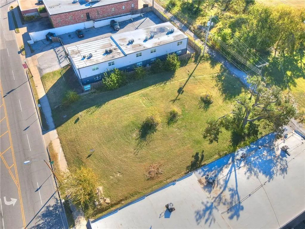 Photo 3 — 926 NW 10th Street, Oklahoma City, OK 73106
